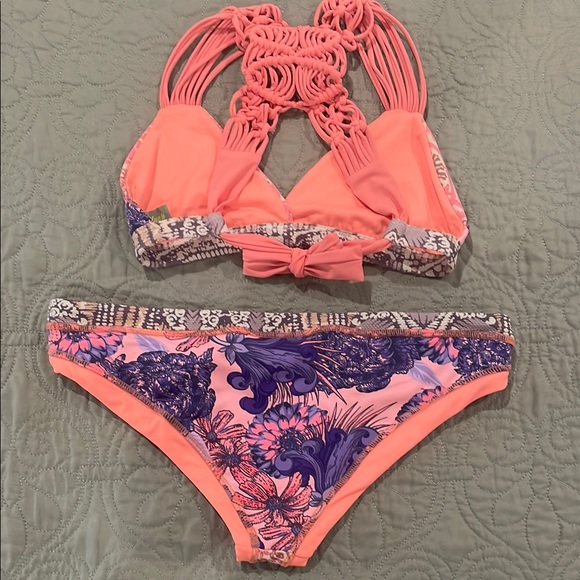 Maaji x tone it up set - Picture 4 of 4